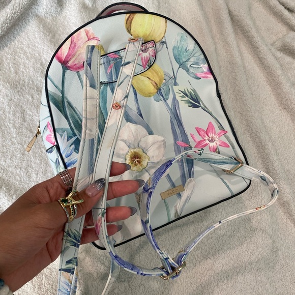 flower backpack - Picture 1 of 6